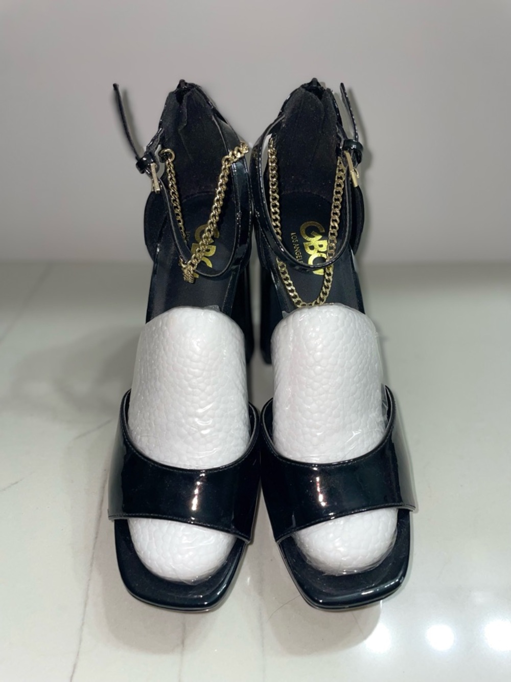 G by Guess Black & Gold Patent Block Heels Gold Chain Accents Women’s Size 8.5